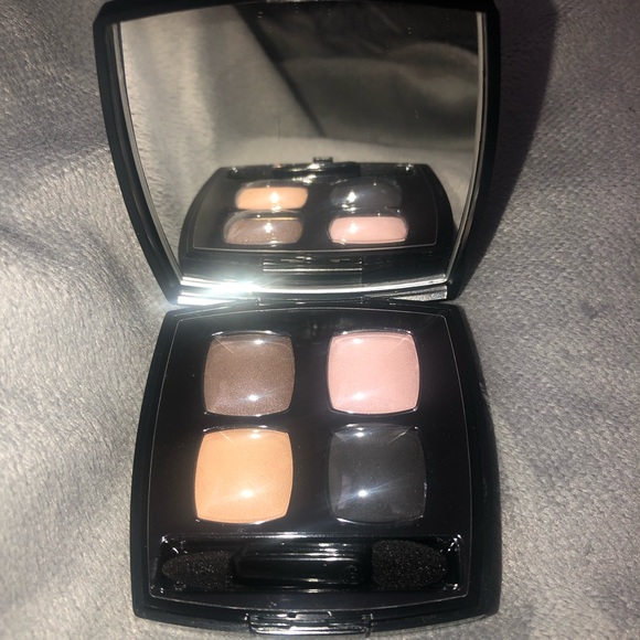 CHANEL Other - ✨CHANEL QUADRA EYE SHADOW✨ HOST PICK🌸